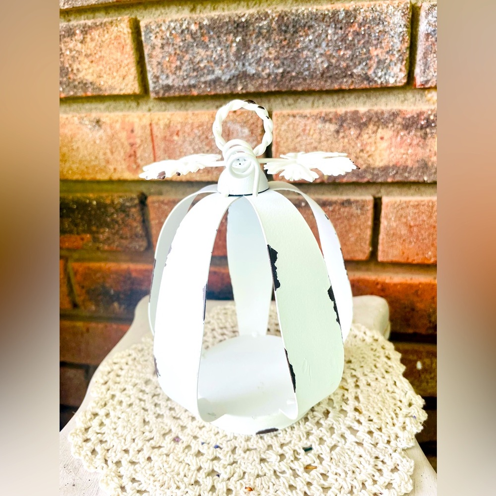 *White Distressed Metal Pumpkin Tealight Lantern